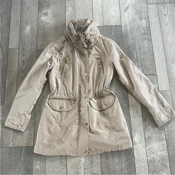 MICHAEL Michael Kors Size Small Tan Trench Utility Jacket. - Picture 3 of 8